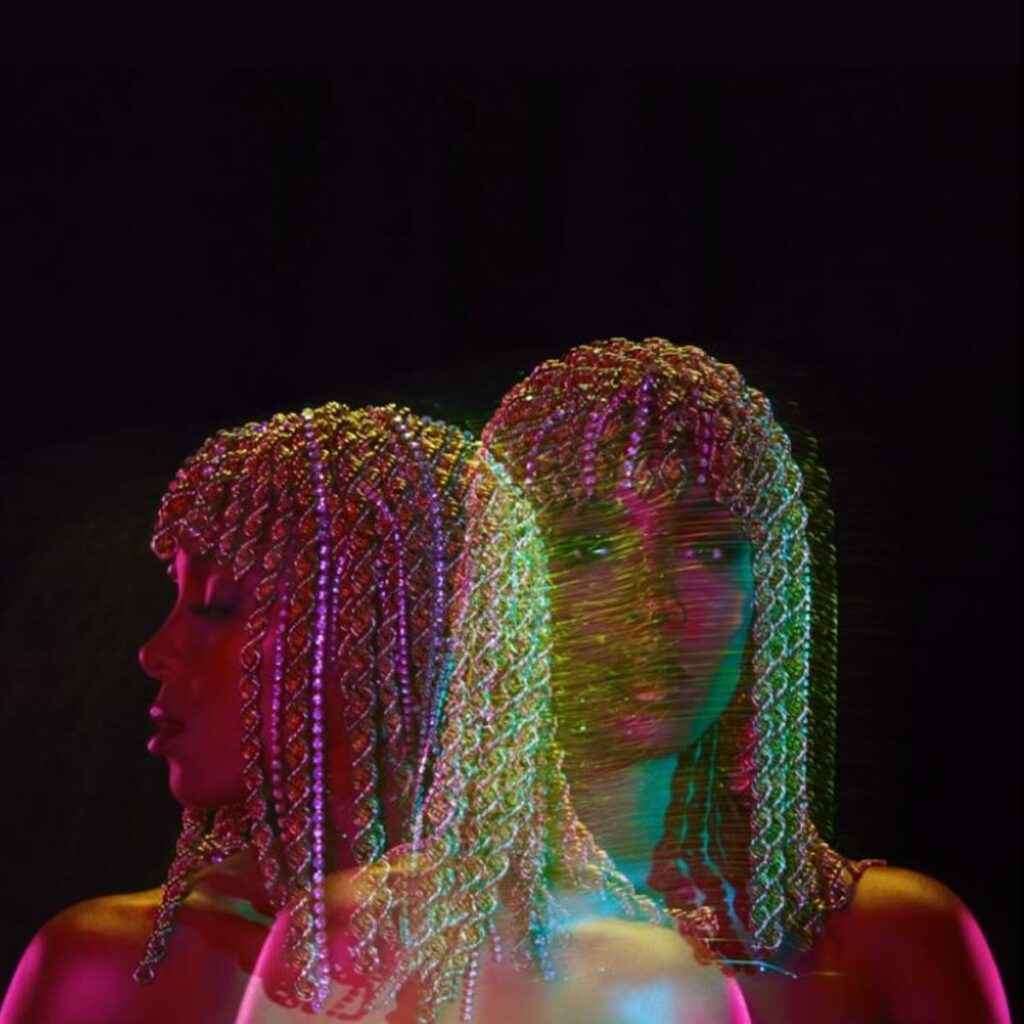 Kelly Rowland, "Crazy" [📷 : KTR]