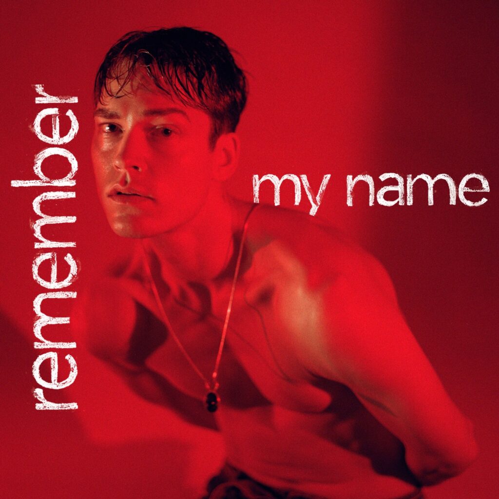 Asbjørn, "Remember My Name" [📷 : Embassy of Music]