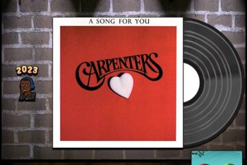 Carpenters, “Top Of The World”: Throwback Vibez 🕶️🎶 No. 36 (2023) [📷: Brent Faulkner / The Musical Hype; UMG Recordings, Inc.; John Alan Sperry, PIRO via Pixabay]