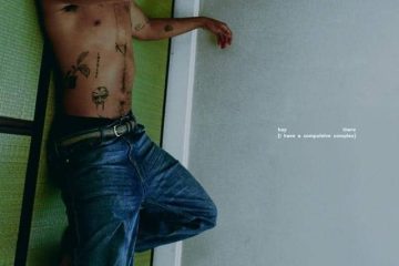 Q, hey there [i have a compulsive complex] [📷: Columbia Records]